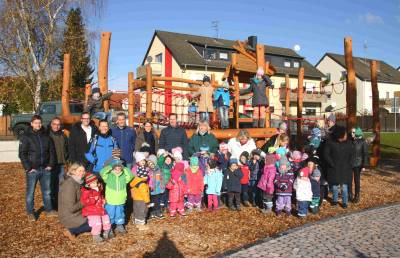 Aktuelles - unterwegs in und um  Hainburg - Eröffnung des Spielplatzes im Löschem