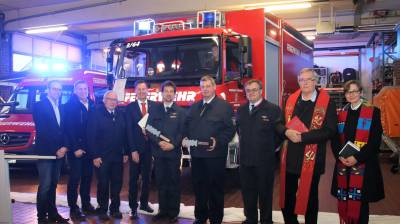 Aktuelles - unterwegs in und um  Hainburg - Zwei Neue Fahrzeuge für die Hainburger Feuerwehr