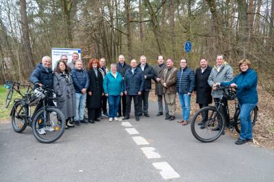 Kooperationsvereinbarung zum Radschnellweg FRM9 Seligenstadt bis Flughafen Frankfurt unterzeichnet. Die Planungen fr einen der lngsten Radwege Hessens starten im zweiten Halbjahr 2025.