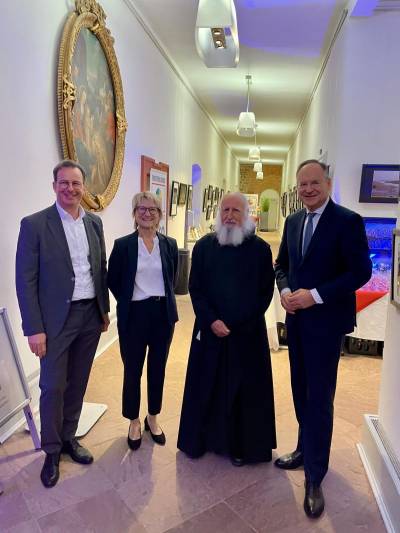 Pater Anselm Grn im Winterrefektorium des Klosters Seligenstadt  wo er ber 