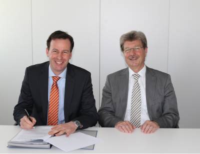Kollegiales - Unterzeichnung Stromkonzession mit Bürgermeister Bernhard Bessel