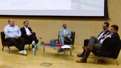 Diskussionsrunde auf dem Mobilittsforum zum Thema Zukunft und Herausforderungen der Mobilitt im Kreis Offenbach und seinen Stdten und Gemeinden