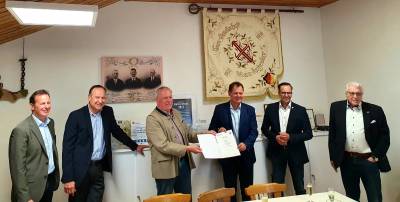 Vereine/Verbnde - Übergabe der Ernennungsurkunde an unseren Sportcoach der Gemeinde Hainburg